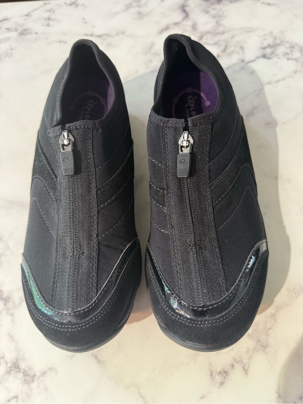 Easy Spirit Women's Black Slip-On Zip Athletic Shoes - Size 7